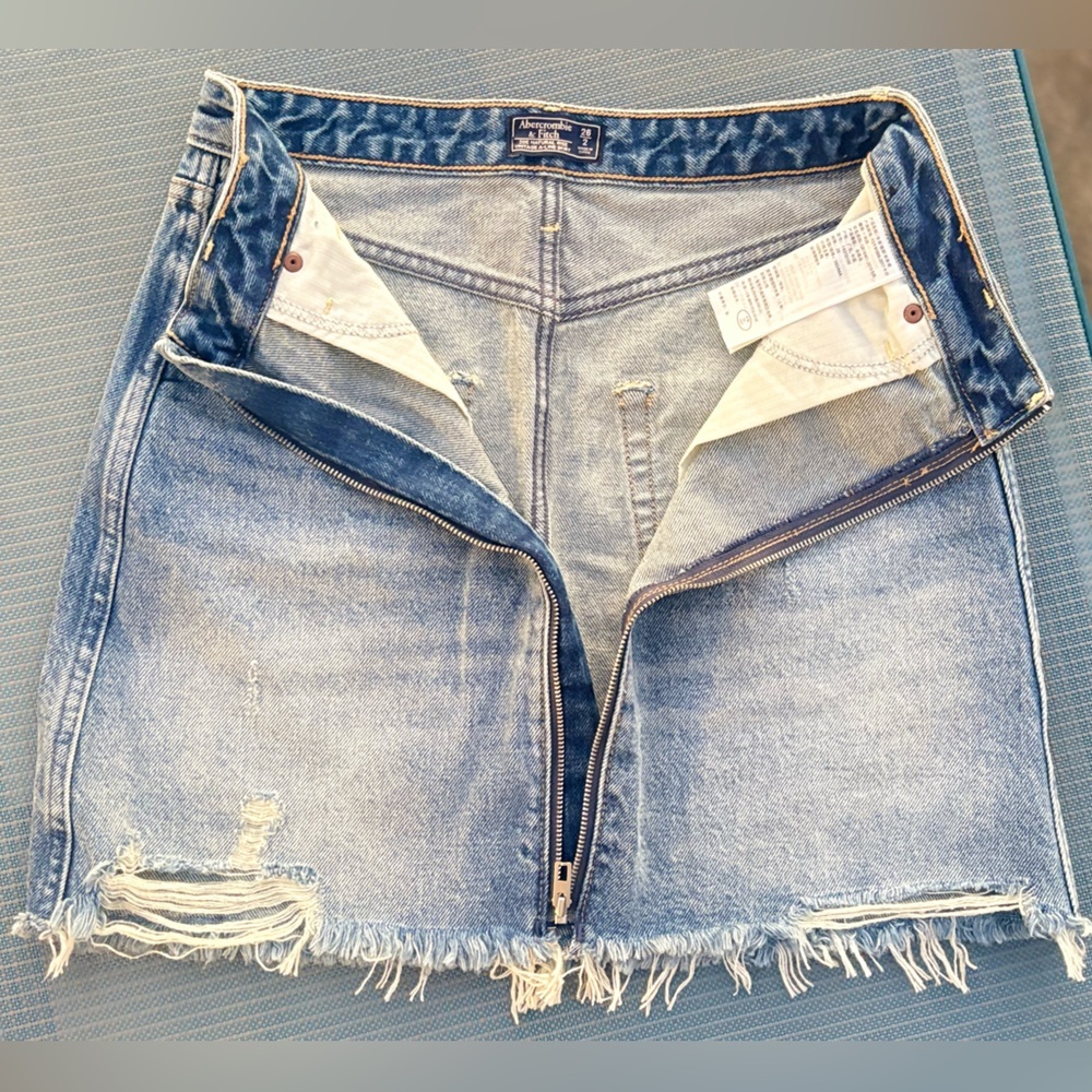 Abercrombie & Fitch Zoe Natural Rise A-Line Distressed Denim Full Zip Skirt